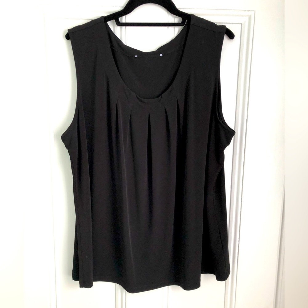 Size 3X sleeveless black top.